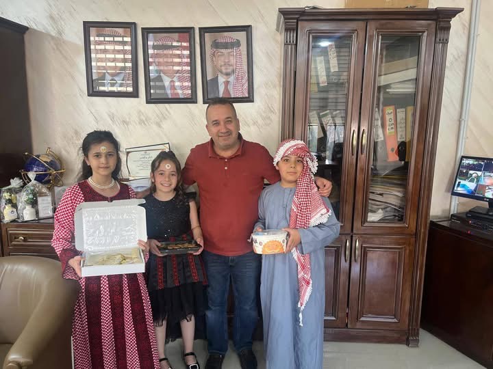 قدم طلاب الصف الرابع بجميع شعبهم تطبيقًا جميلًا وواقعيًا