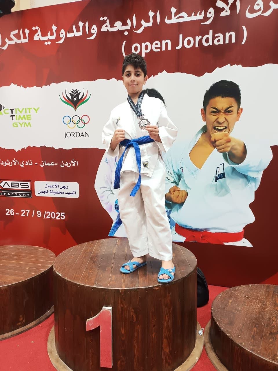 نبارك للطالب عمر محمد اسماعيل بعد مشاركته في بطولة الشرق الأوسط للكاراتيه