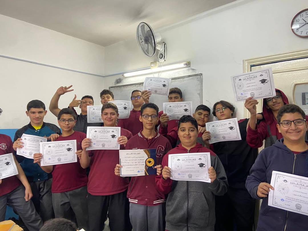 أتقدم بالشكر والتقدير  لطلابي الأعزاء على جهودهم الرائعة