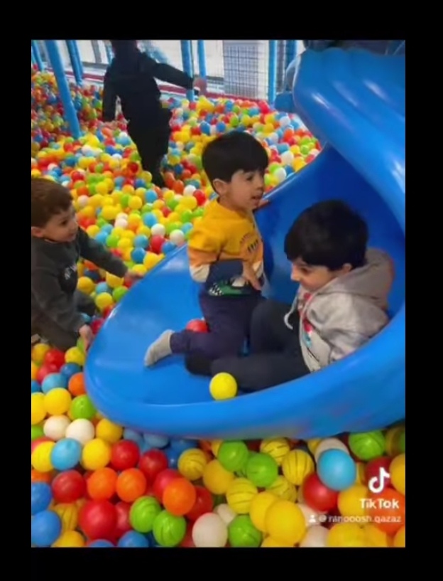 عمر طفلك من ٣سنوات ل ٦سنوات سارعي بحجز مقعد  للنادي الصيفي