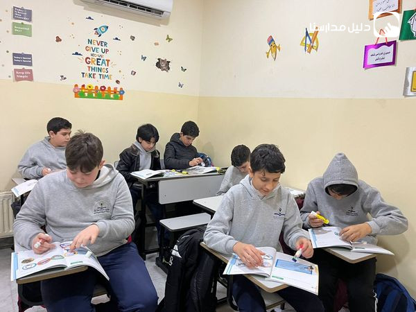 مدرسة أكاديمية حلمي الصغير