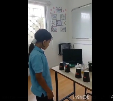 أبطال الصف الرابع و مراجعة درس أتواصل مع مجتمعي باستخدام (استراتيجية الأكواب )