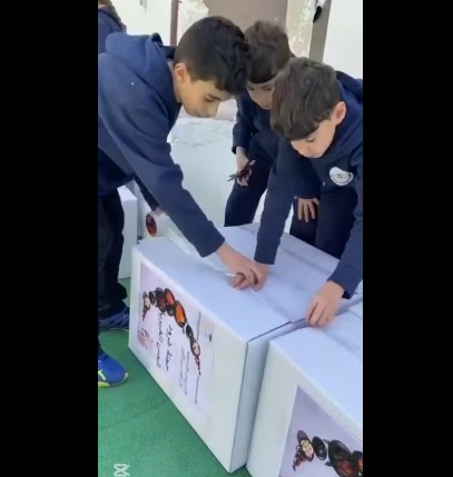 مشاركة طلابنا الأعزاء في توزيع الطرود الخيرية